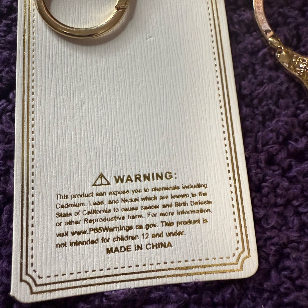 Gold Handbag Charm Keychain with Intricate Design - Picture 4 of 5